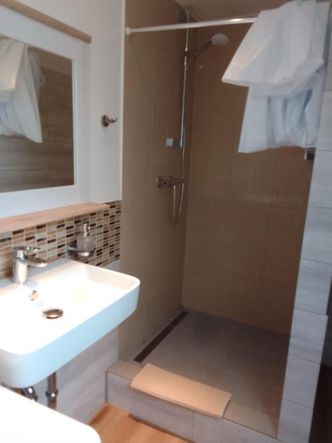 Schlafhuette Hotel Kaltenkirchen Luaran gambar